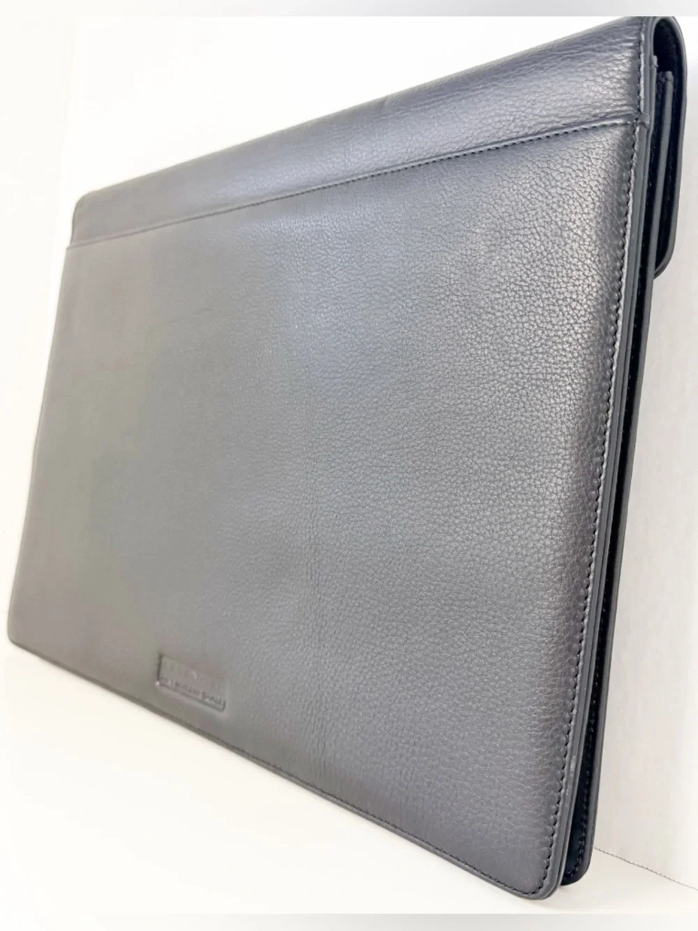 Levenger sleek black